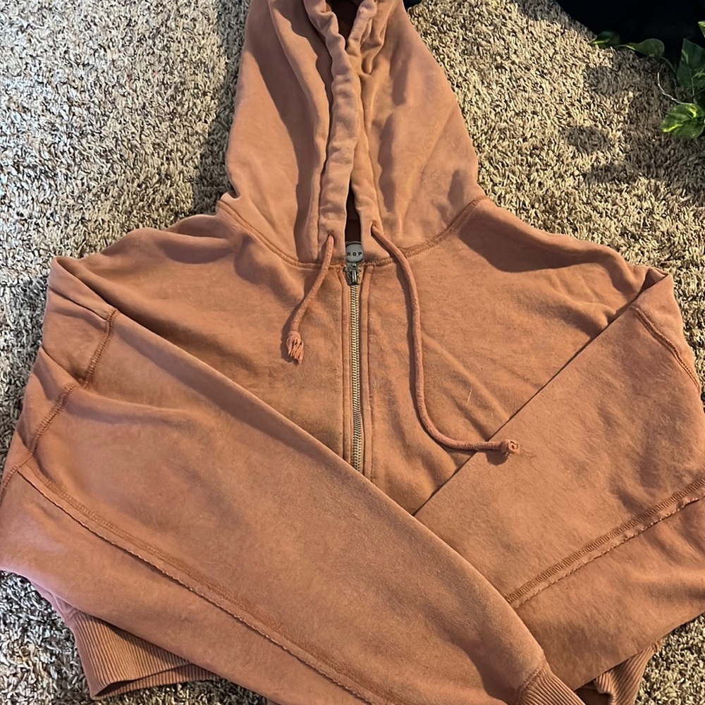 This is a cute cropped jacket from Aeropostale.